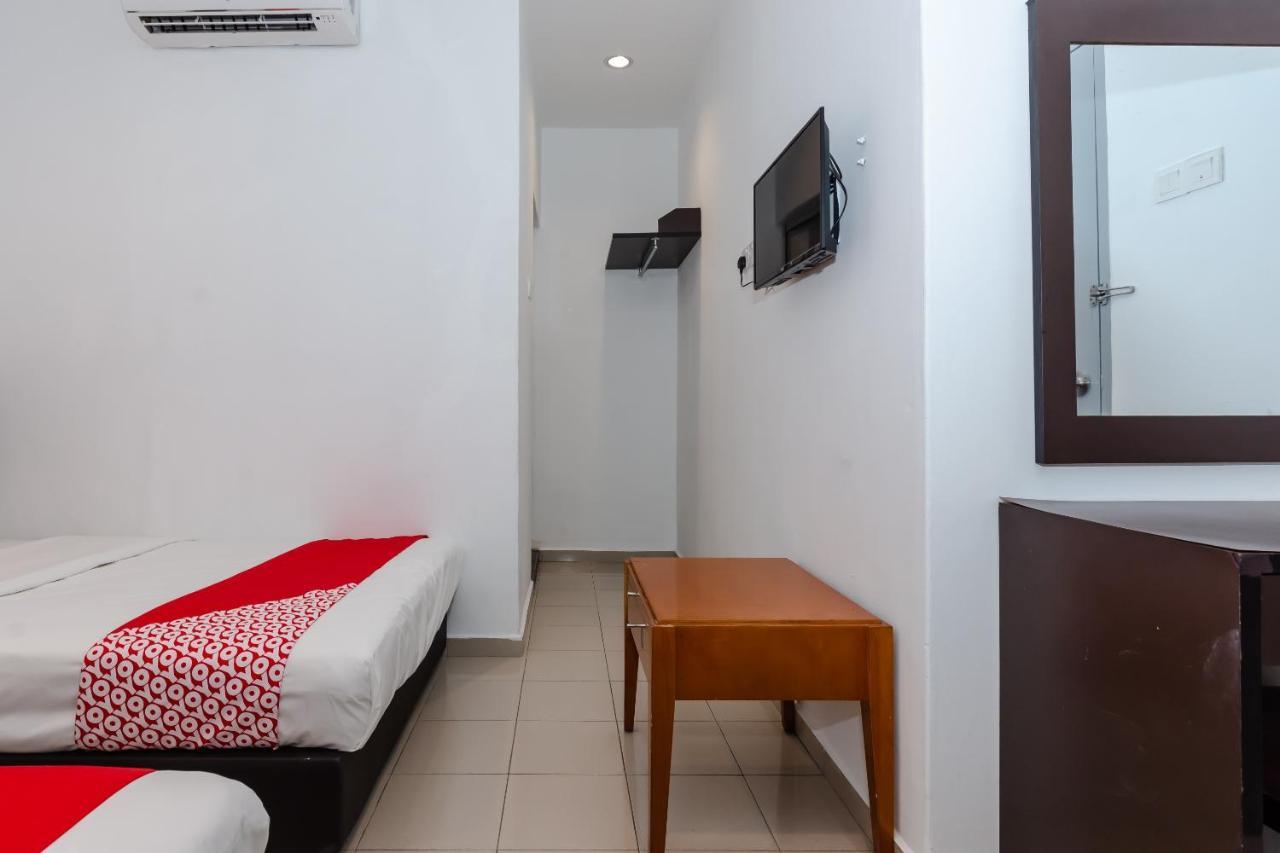 Oyo 1090 Hollitel Hotel Melaka Εξωτερικό φωτογραφία