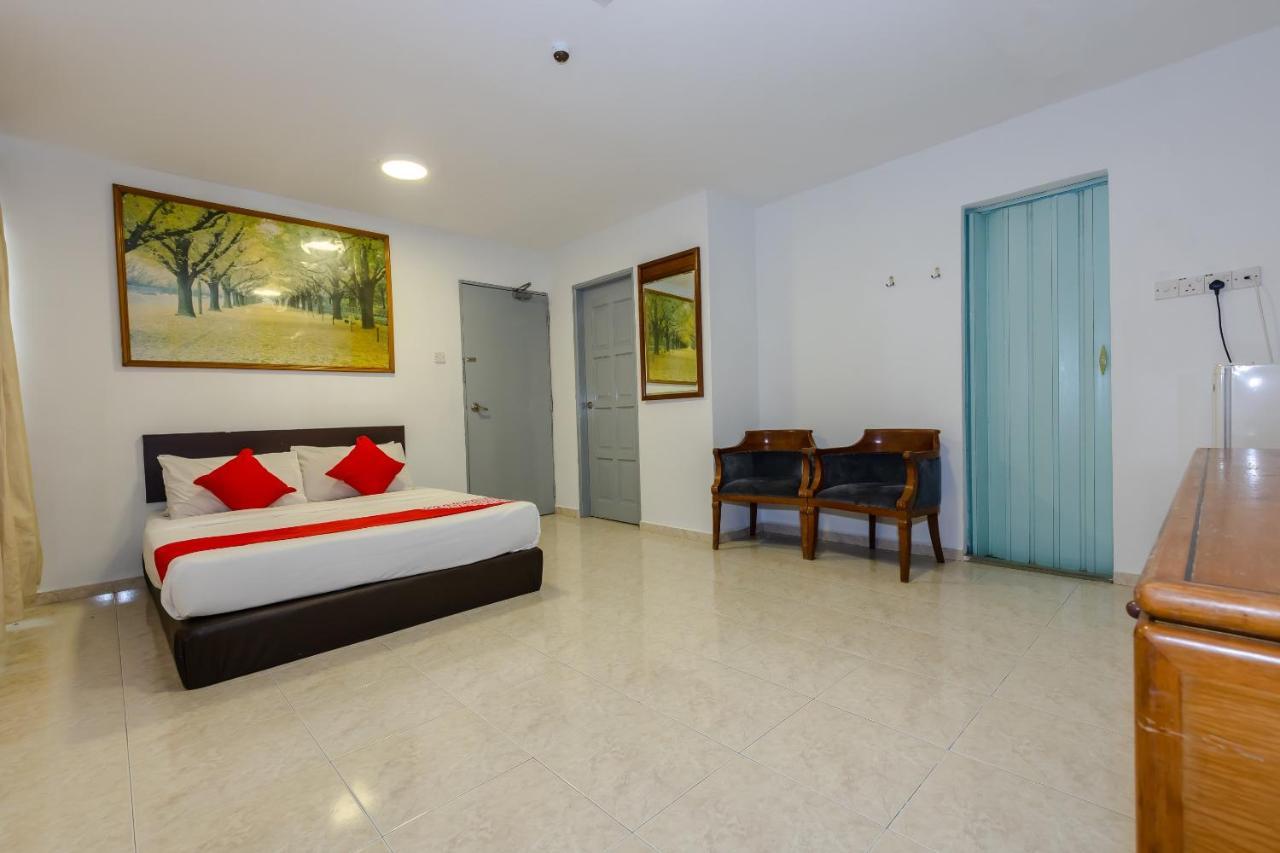 Oyo 1090 Hollitel Hotel Melaka Εξωτερικό φωτογραφία