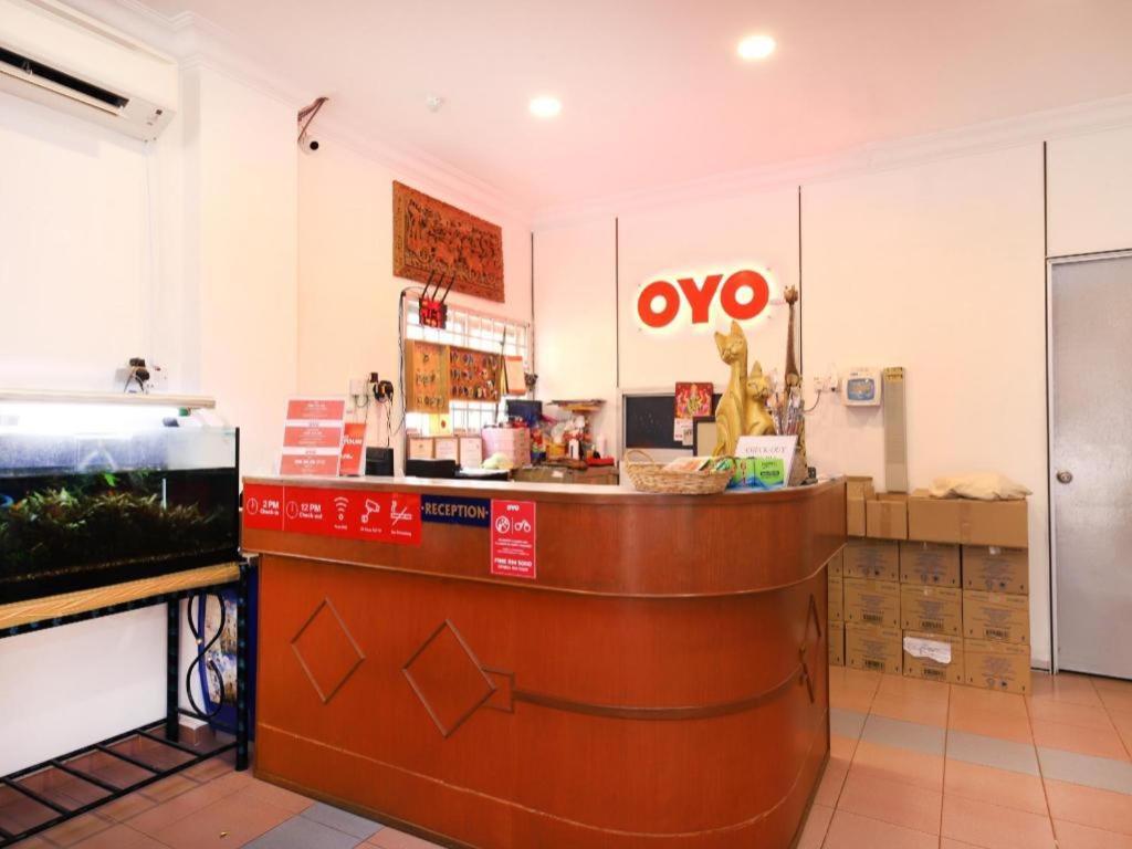 Oyo 1090 Hollitel Hotel Melaka Εξωτερικό φωτογραφία